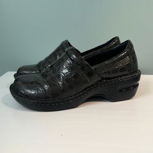 BOC Women Peggy Size 10M C45728 Gray Leather Croc Print Slip-on Clog Shoes